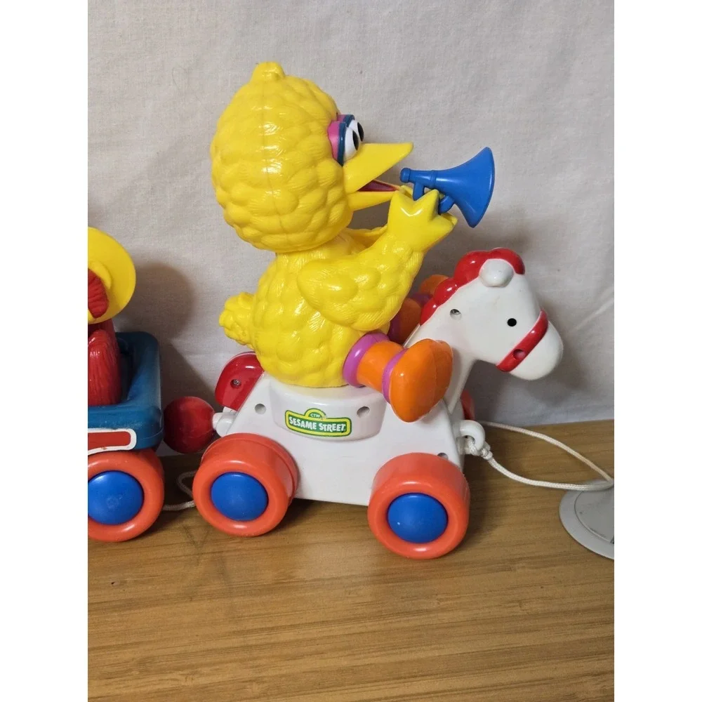 Vintage Sesame Street Parade Band TYCO Pull Train 16